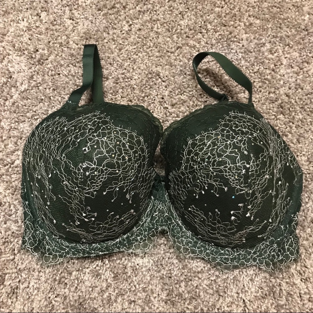 NWOT Victoria Secret Bra 36DDD